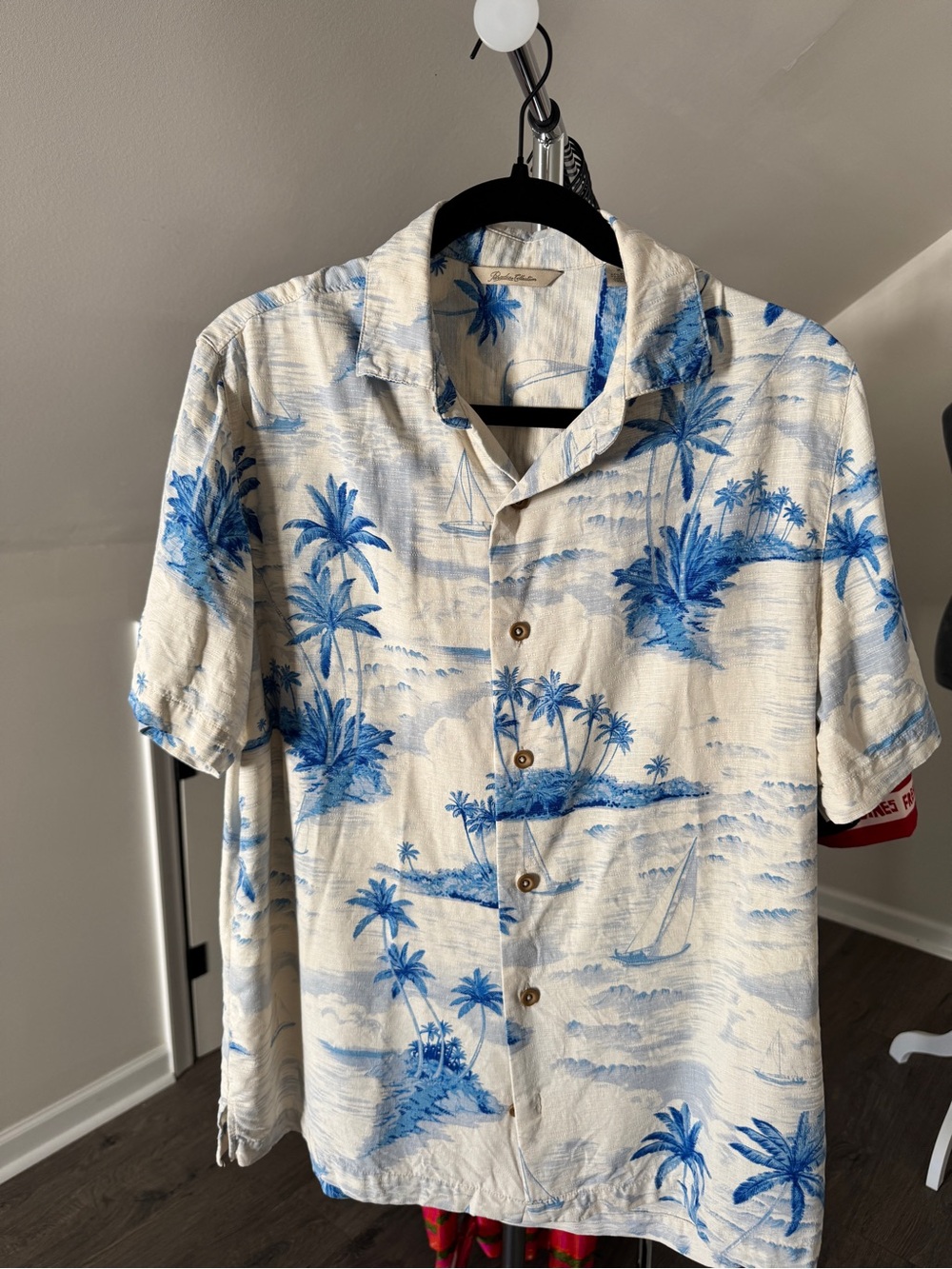 Med. Paradise Collection Men's Blue Palm-Print Short Sleeve Hawaiian Shirt